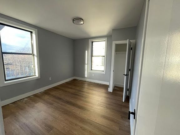 4th image of 4431 Carpenter Ave #B