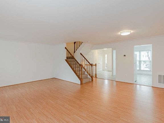 5th image of 3243 Saint Augustine Ct