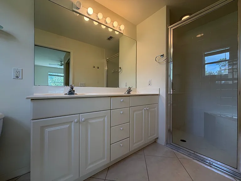 330 Robin Hood Cir #102 — Photo 15