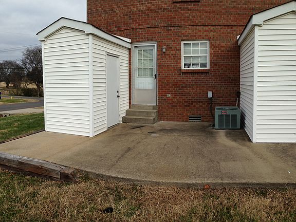 5th image of 801 Golfview Pl