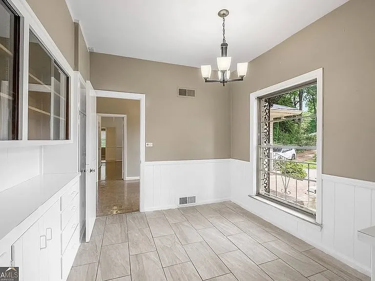 757 Old Ivy Rd NE — Photo 15