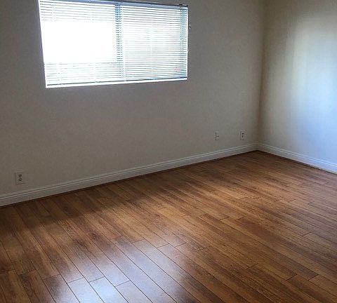 3rd image of 5500 Lindley Ave Unit 118