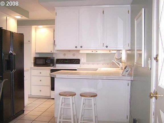 2nd image of 704 NW 87th St