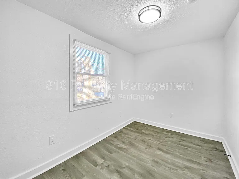 4802 Locust Ave — Photo 13