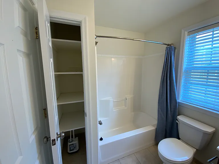 225 W 5th Ave — Photo 30