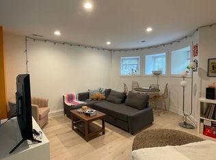 1400 W Olive Ave #G, Chicago, IL 60660