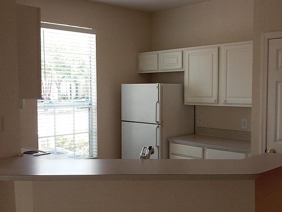 2nd image of 13703 N Richmond Park Dr Unit 3402