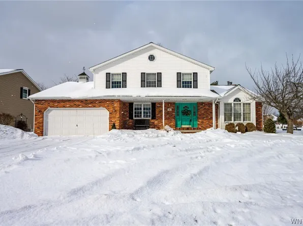 16 Buckhorn Ct, Grand Island, NY 14072