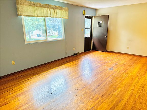 4th image of 4148 53rd St