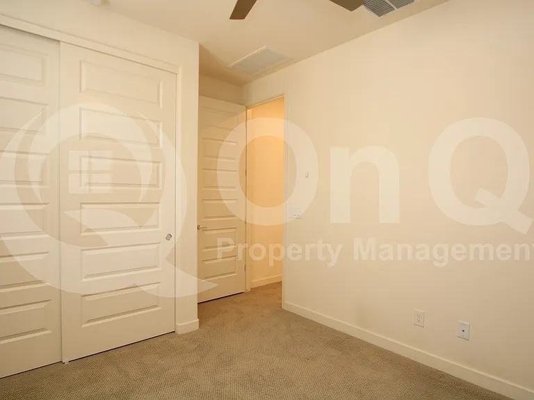 943 E Danbury Dr — Photo 11