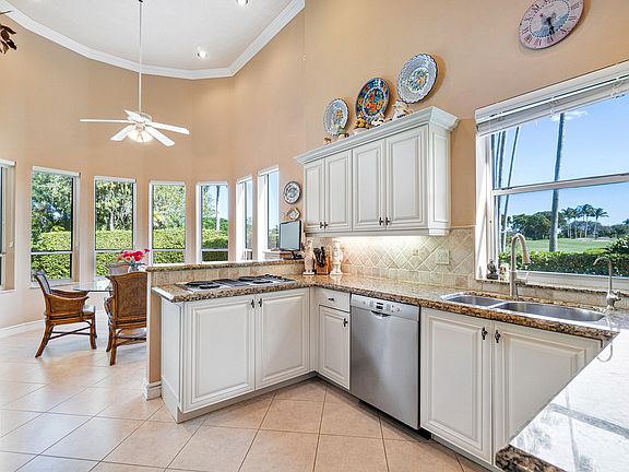 4th image of 17088 Huntington Park Way