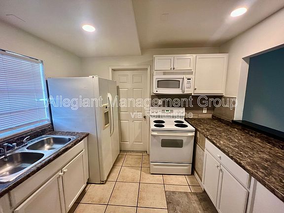 3rd image of 624 Royalty Ct Unit A