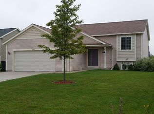 3720 Elm Ridge Dr, Holland, MI 49424