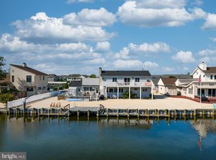 122 Laguna Ln, Beach Haven, NJ 08008