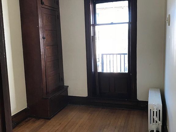 3rd image of 32 Concord St
