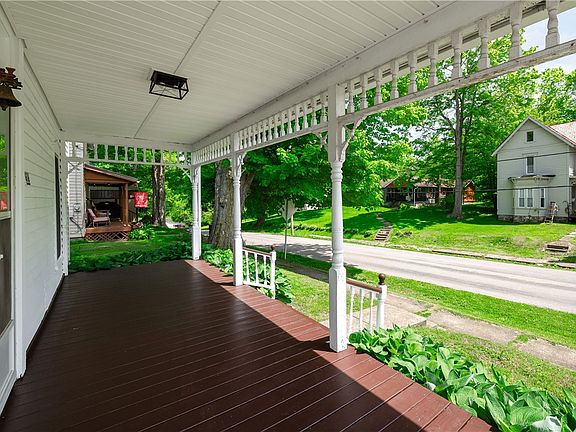 5th image of 303 Home St