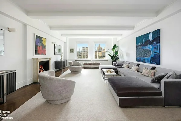 Living room, photo 1
