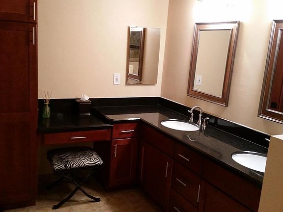 5th image of 5124 N 31st Pl Unit 527