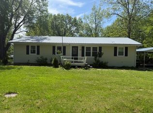 104 W Birch Dr, Windsor, MO 65360