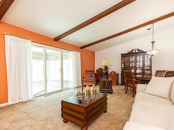 3rd image of 1936 Hampstead Ct