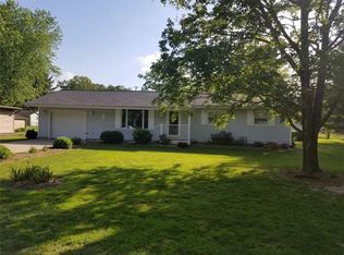 9337 E Nees Ave, Effingham, IL 62401