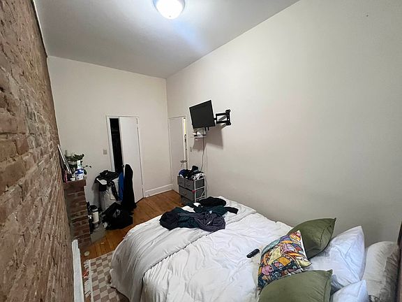 4th image of 147 W 78th St #3