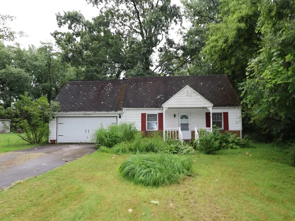 20600 Louise Ln, South Bend, IN 46614