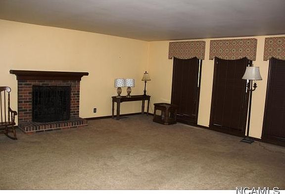 4th image of 1429 Longbrook Dr NE