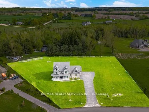 26 Country Meadows Dr, Amaranth, ON L9V 3T8