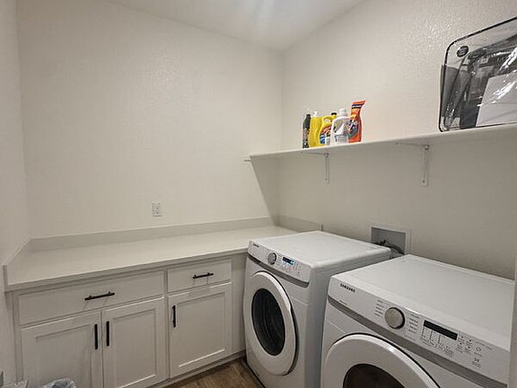 4th image of 2445 Town Cir Room 5