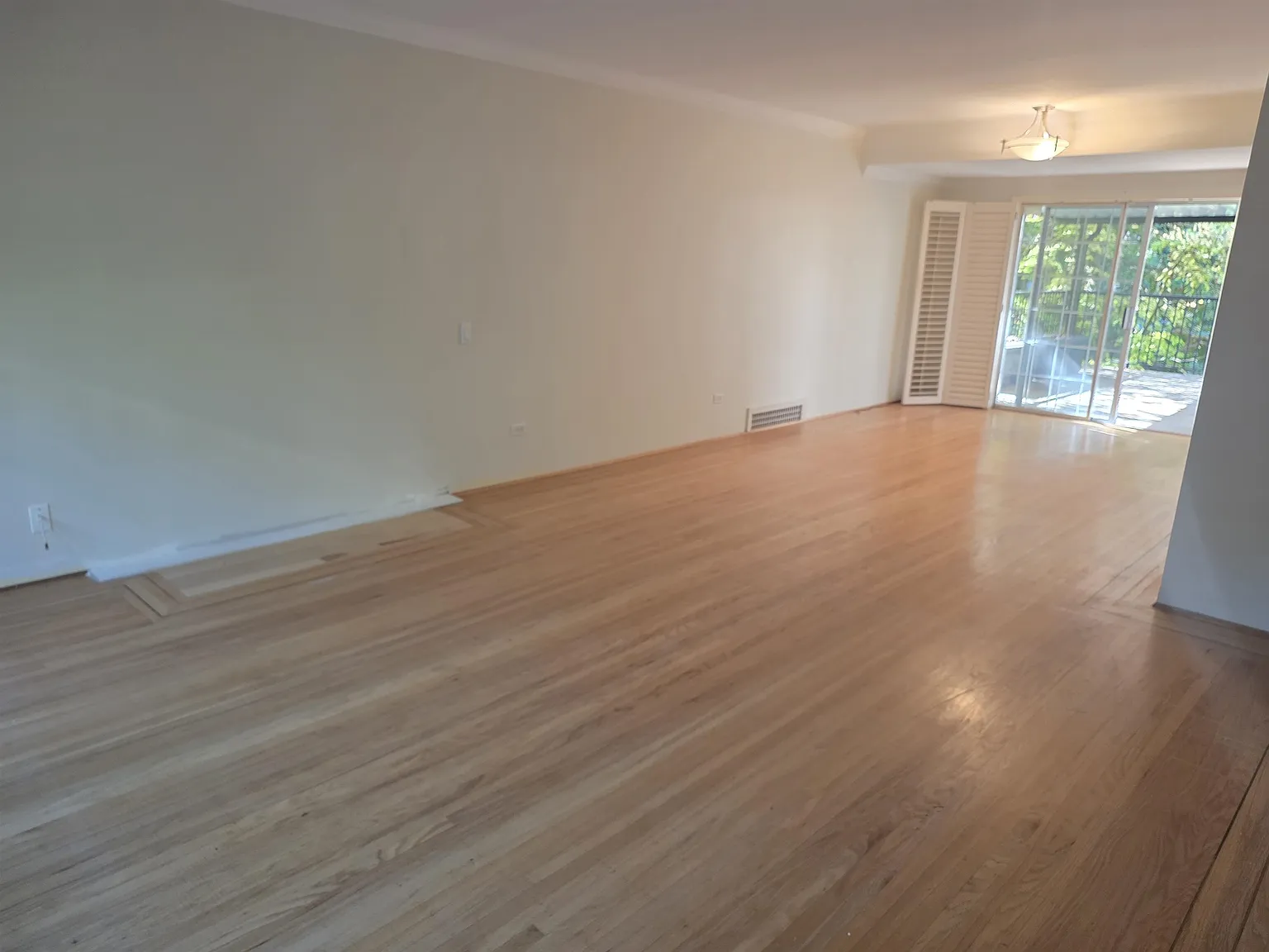 5 bed, 3022 sqft, $5,300 — Photo 4
