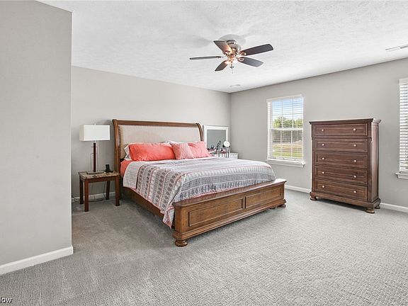 4th image of 6887 Meadow Lakes Blvd