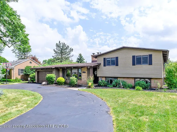 1630 Walnut Heights Dr, East Lansing, MI 48823