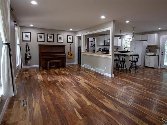5th image of 2501 S Kingswood Way