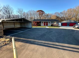 8582 Huron River Ct, Dexter, MI 48130