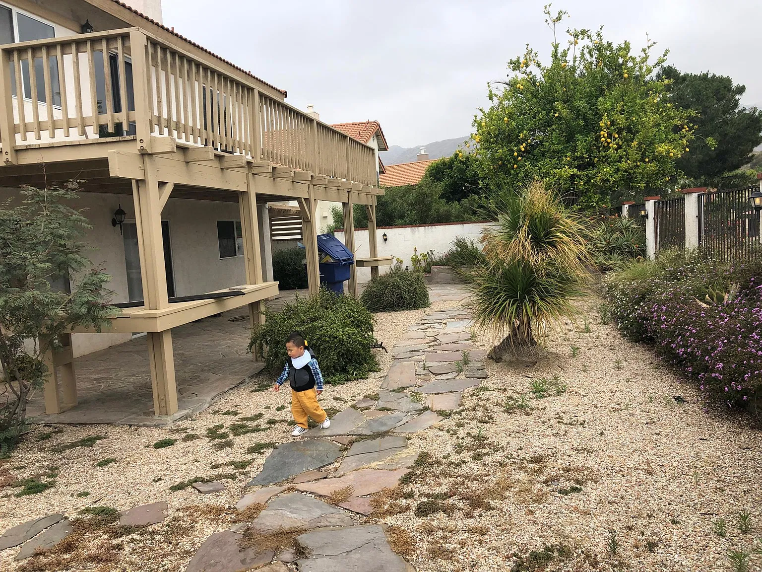 5 bed, 2200 sqft, $4,300 — Photo 4