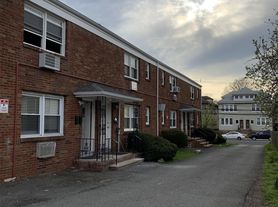 442 S Broad St, Elizabeth, NJ