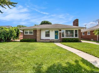 21130 Walton St, Saint Clair Shores, MI 48081