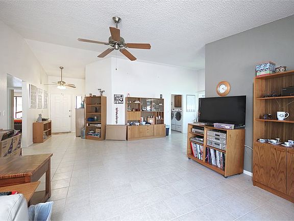 5th image of 907 N 85th Pl