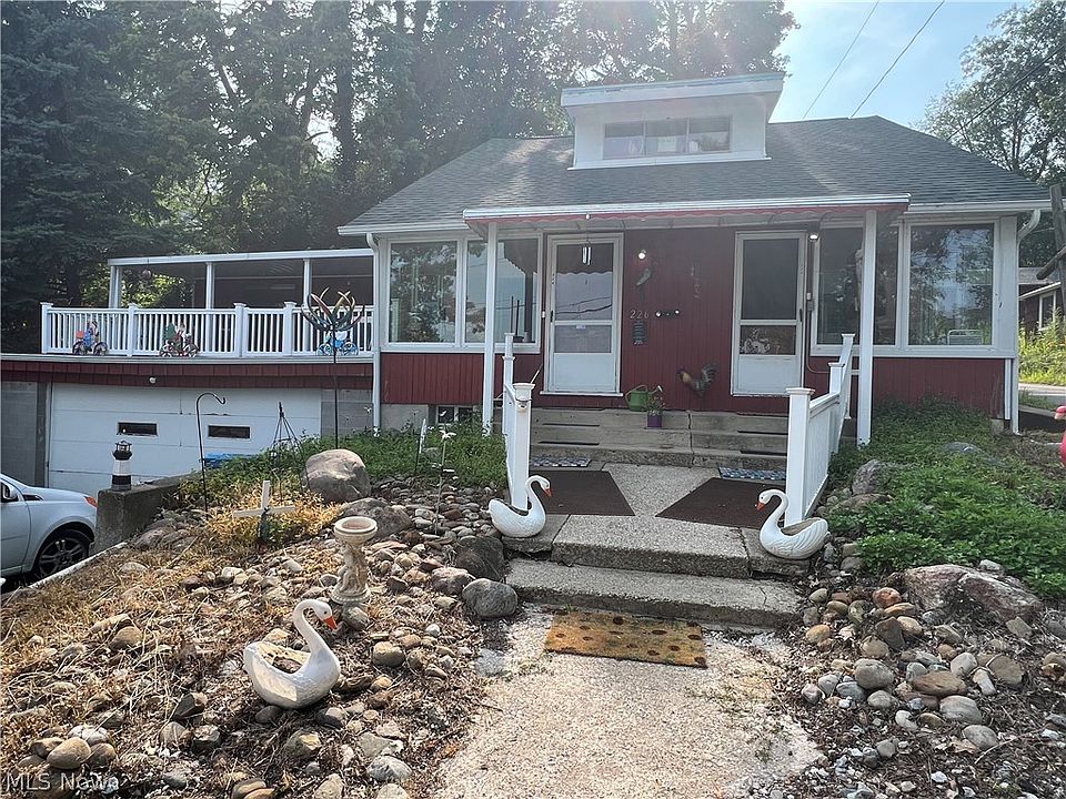 1st image of 226 E Pace Ave