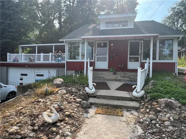 226 E Pace Ave, Akron, OH 44319