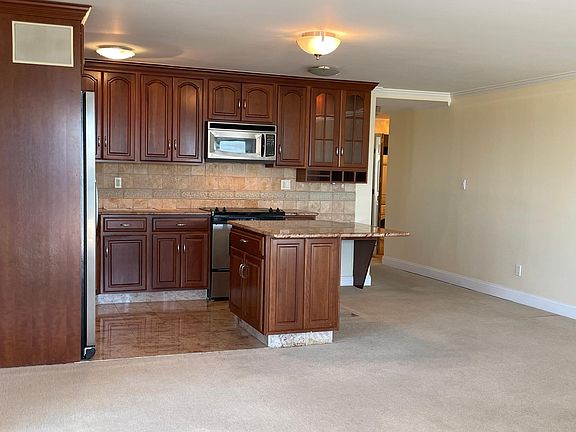 5th image of 220 W Broadway #304