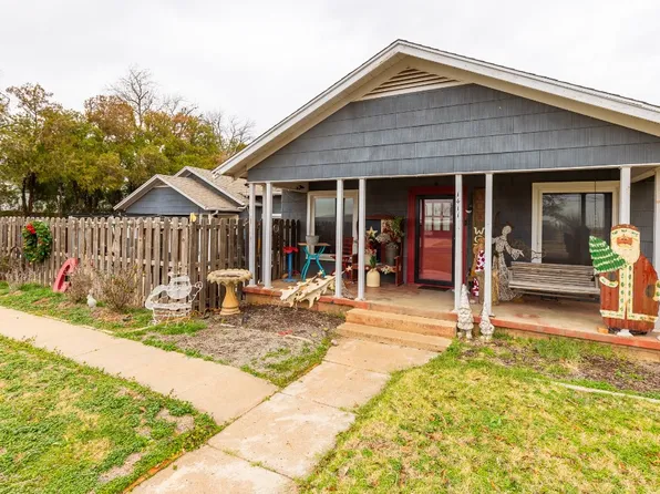 1411 W Main St, Munday, TX 76371
