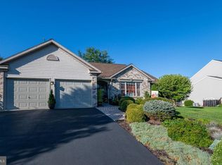 24 Mellowbrook Dr, Sinking Spring, PA 19608