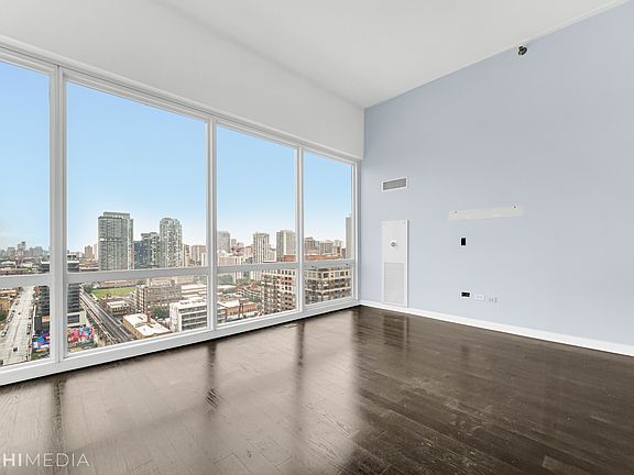 4th image of 757 N Orleans St #2109