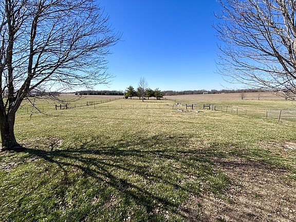 4th image of 519 Cook Rd