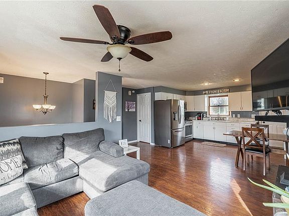 3rd image of 4516 E Venetian Way