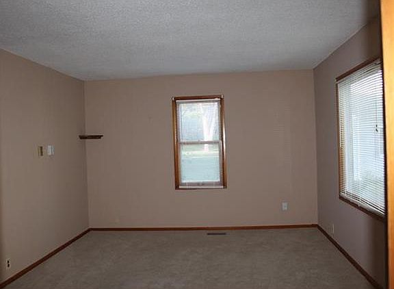5th image of 834 S 51st Ter