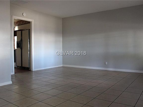 2nd image of 1109 Hillside Pl