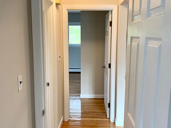 4th image of 140 Barham Ave #1